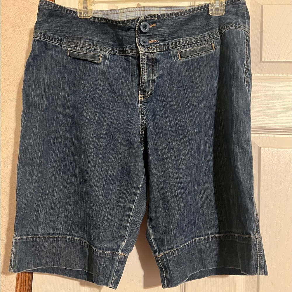 Madison size 14 women’s denim shorts pre-owned